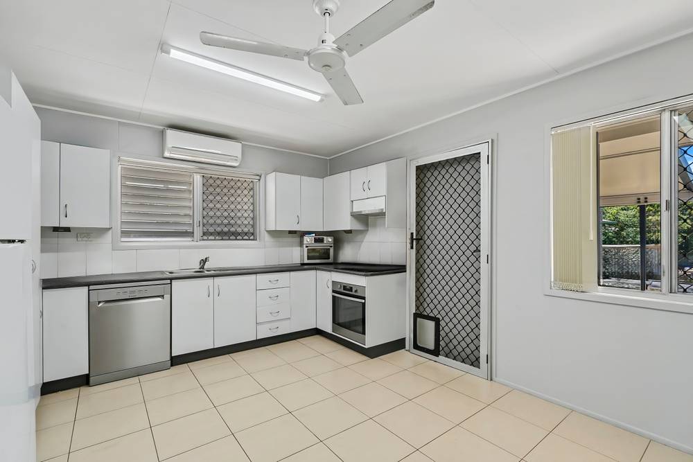 77 Thorn Street, BERSERKER, QLD 4701