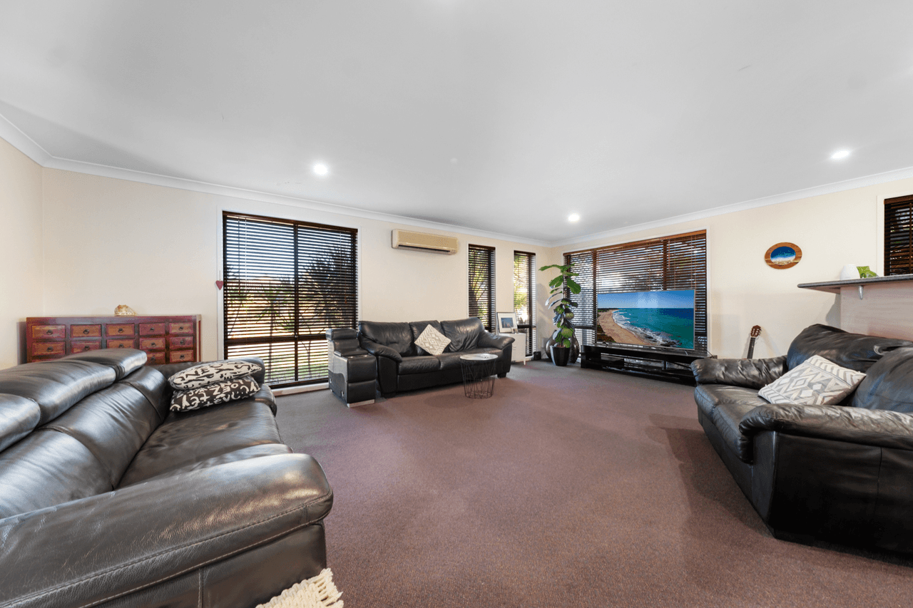 7 Kinsey Crescent, CHITTAWAY BAY, NSW 2261