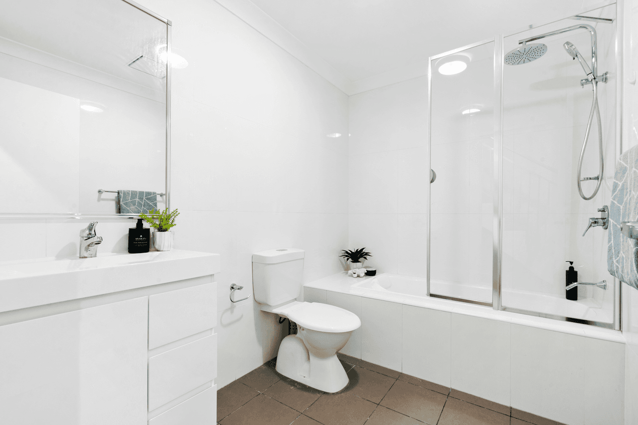 20/1 Glenmore Ridge Drive, Glenmore Park, NSW 2745