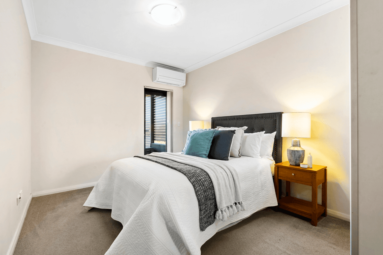 20/1 Glenmore Ridge Drive, Glenmore Park, NSW 2745