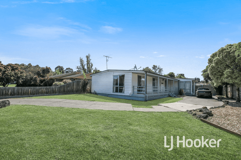 26 Woodlands Crescent, NARRE WARREN, VIC 3805