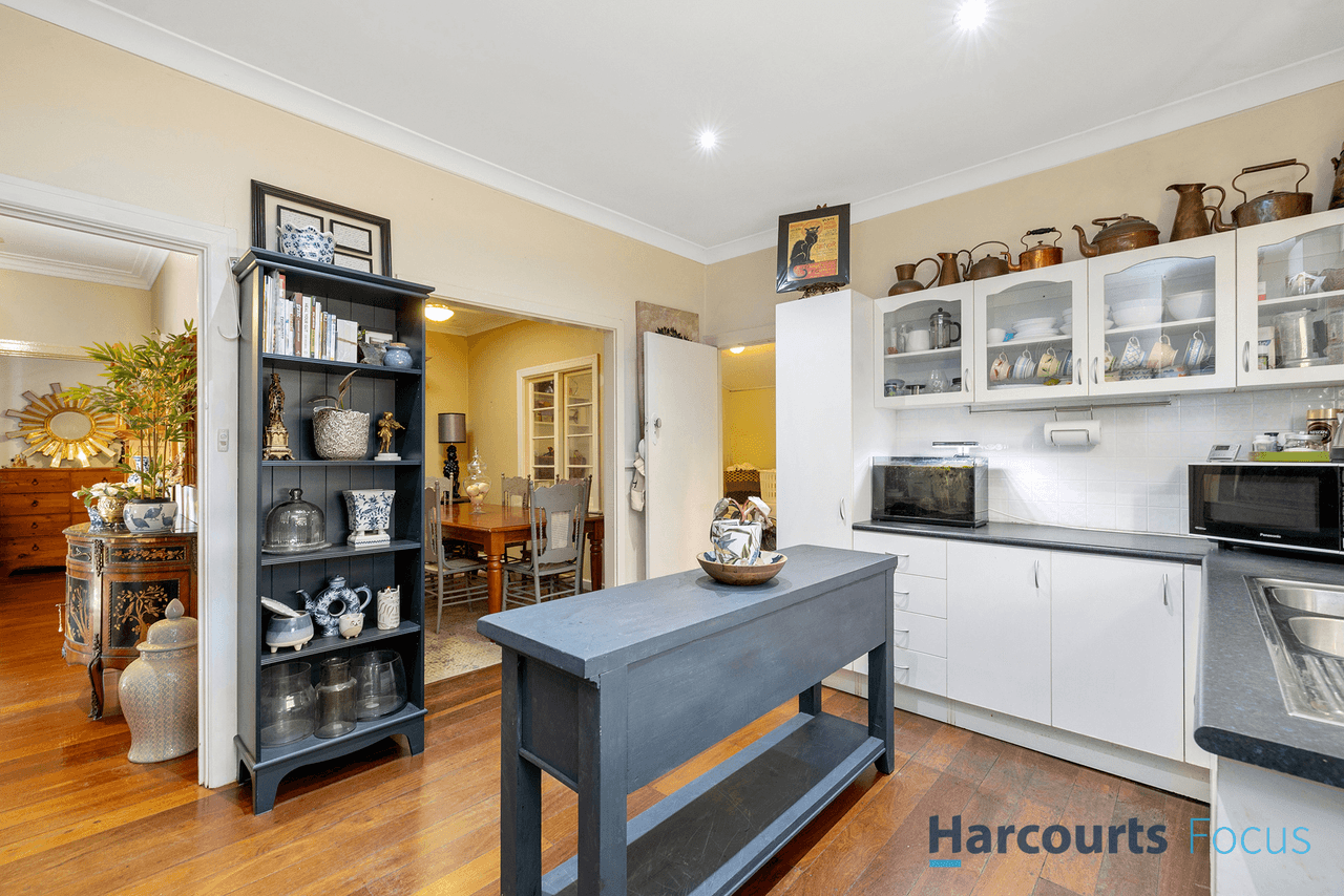 16 Balfour Road, SWAN VIEW, WA 6056