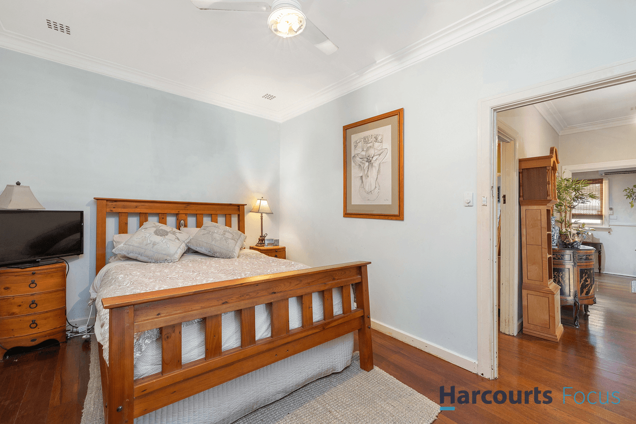 16 Balfour Road, SWAN VIEW, WA 6056