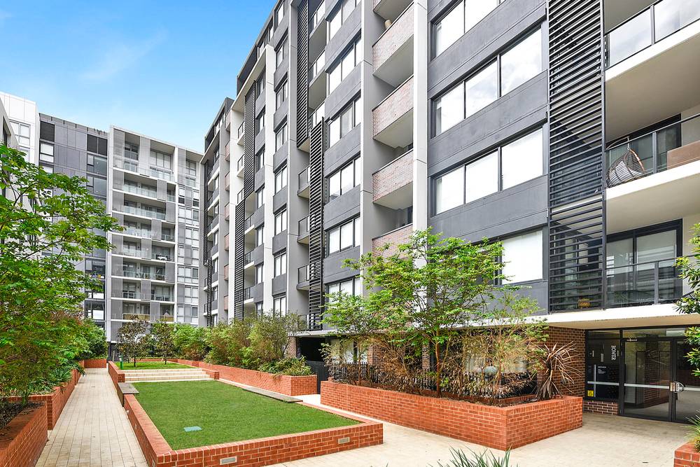 602/81B Lord Sheffield Circuit, Penrith, NSW 2750