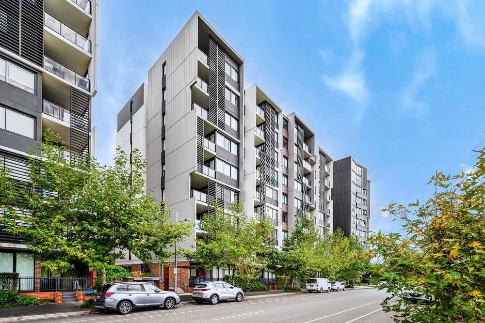 602/81B Lord Sheffield Circuit, Penrith, NSW 2750