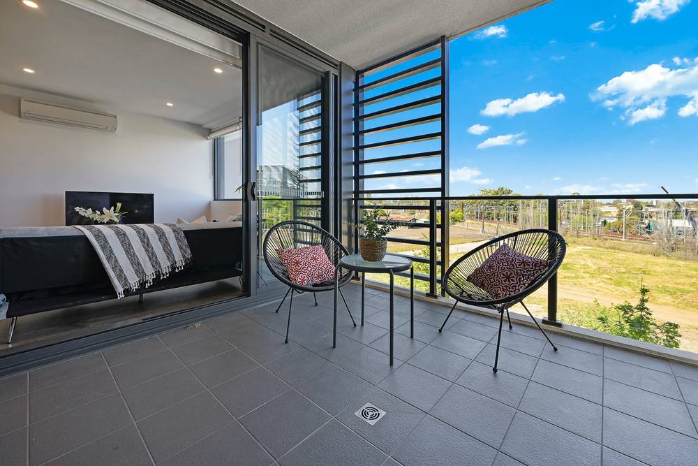 602/81B Lord Sheffield Circuit, Penrith, NSW 2750
