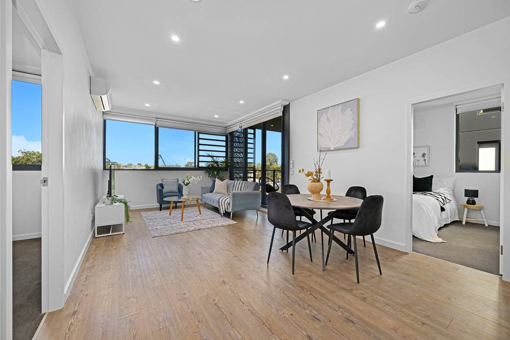 602/81B Lord Sheffield Circuit, Penrith, NSW 2750