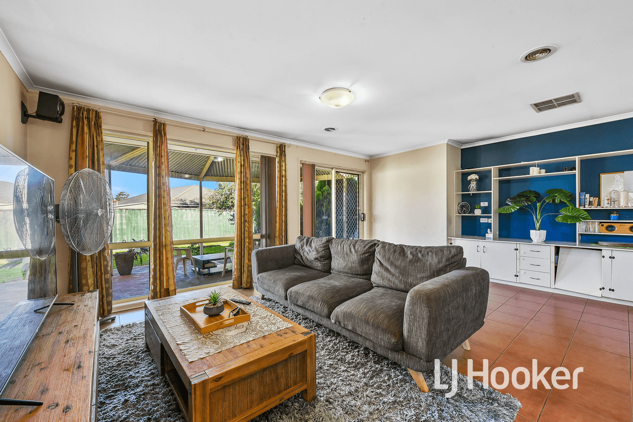 17 Lansbury Drive, NARRE WARREN SOUTH, VIC 3805