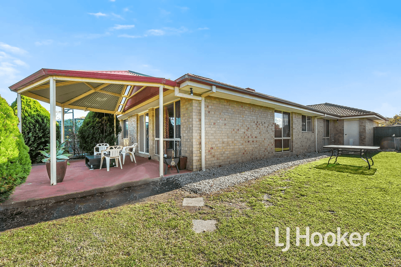 17 Lansbury Drive, NARRE WARREN SOUTH, VIC 3805