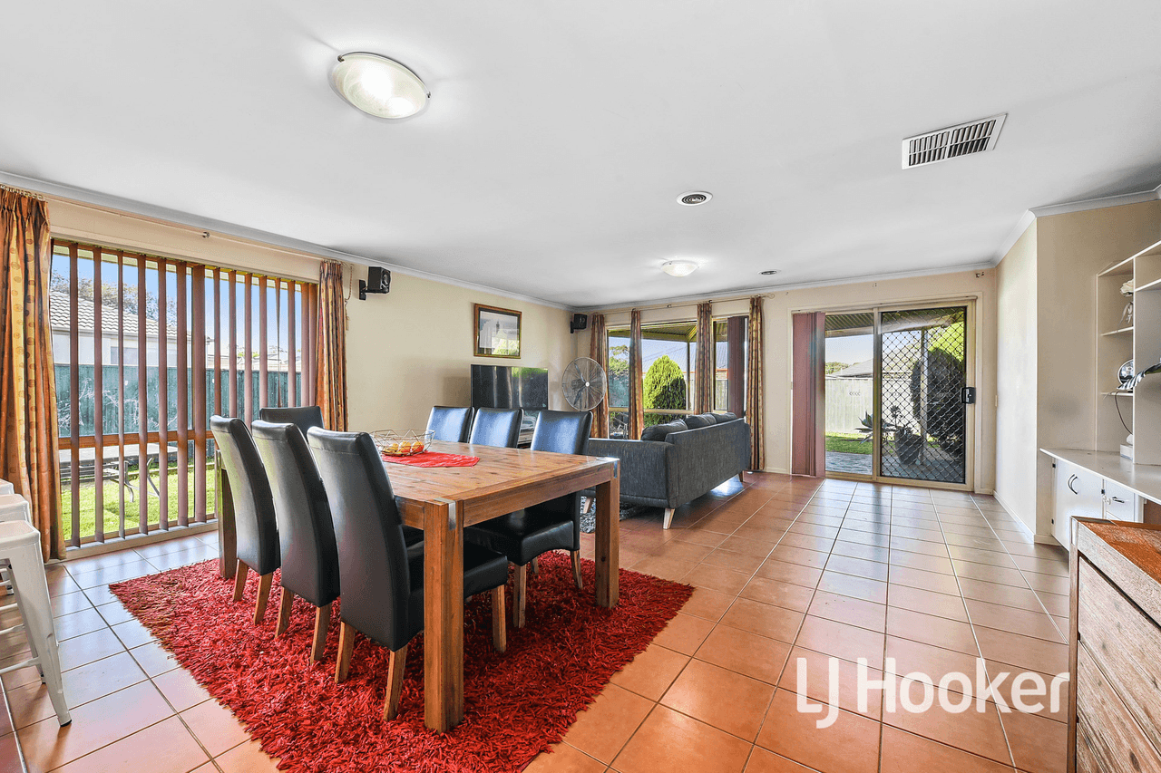 17 Lansbury Drive, NARRE WARREN SOUTH, VIC 3805