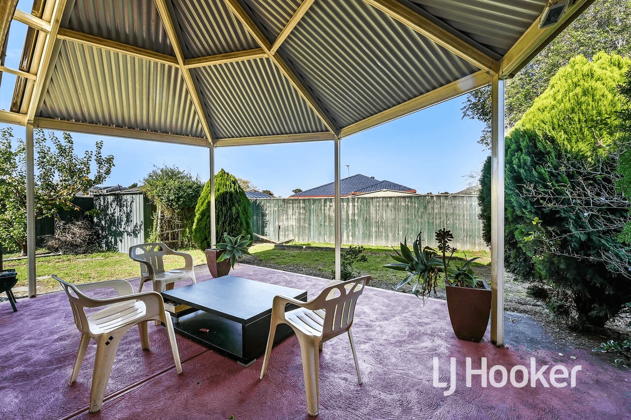 17 Lansbury Drive, NARRE WARREN SOUTH, VIC 3805