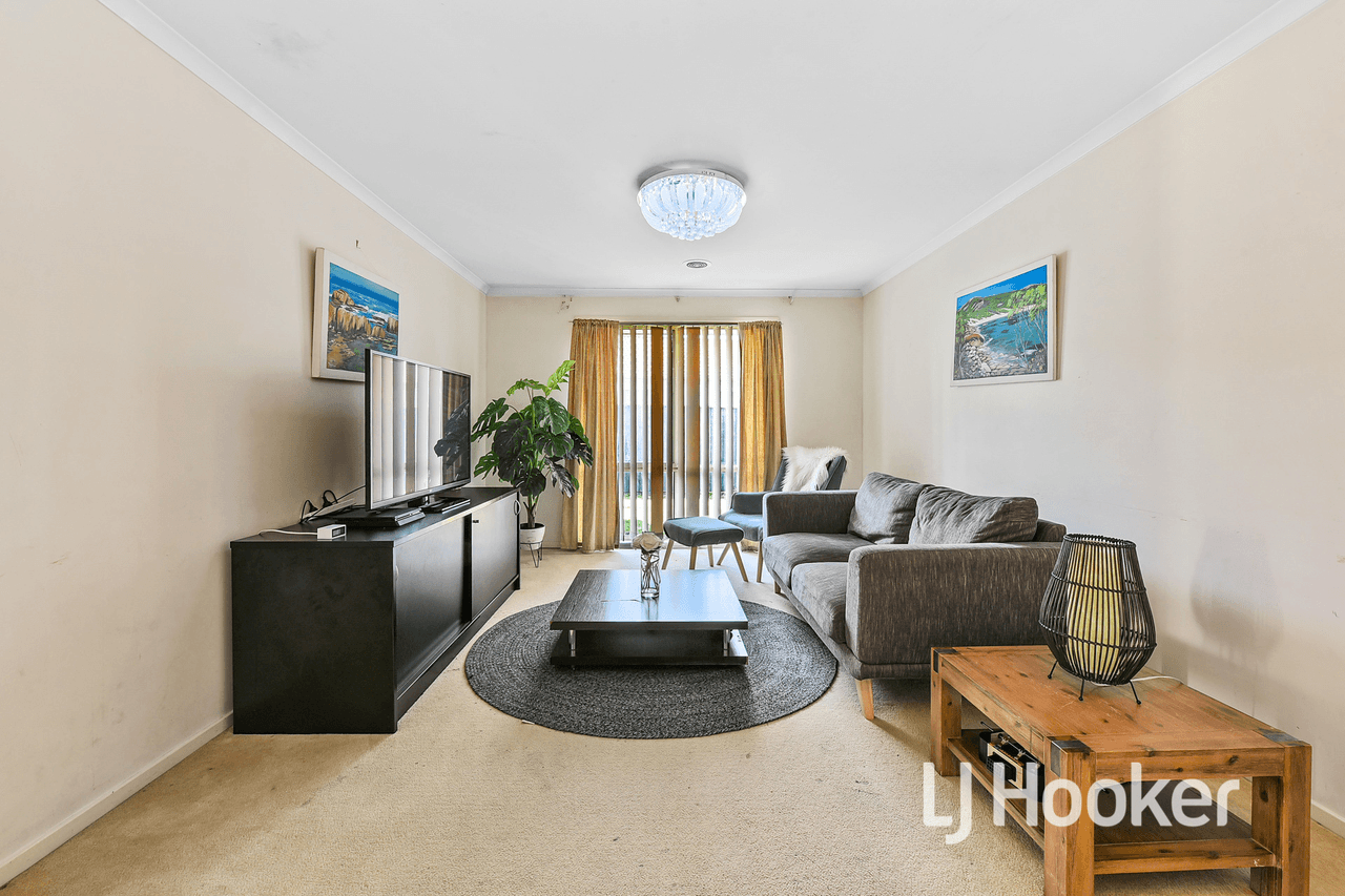 17 Lansbury Drive, NARRE WARREN SOUTH, VIC 3805