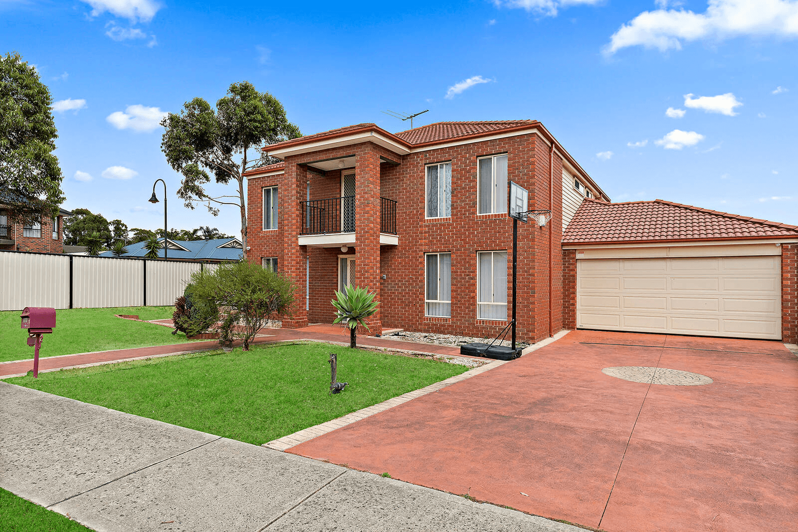 1 Cathedral Court, LYNBROOK, VIC 3975
