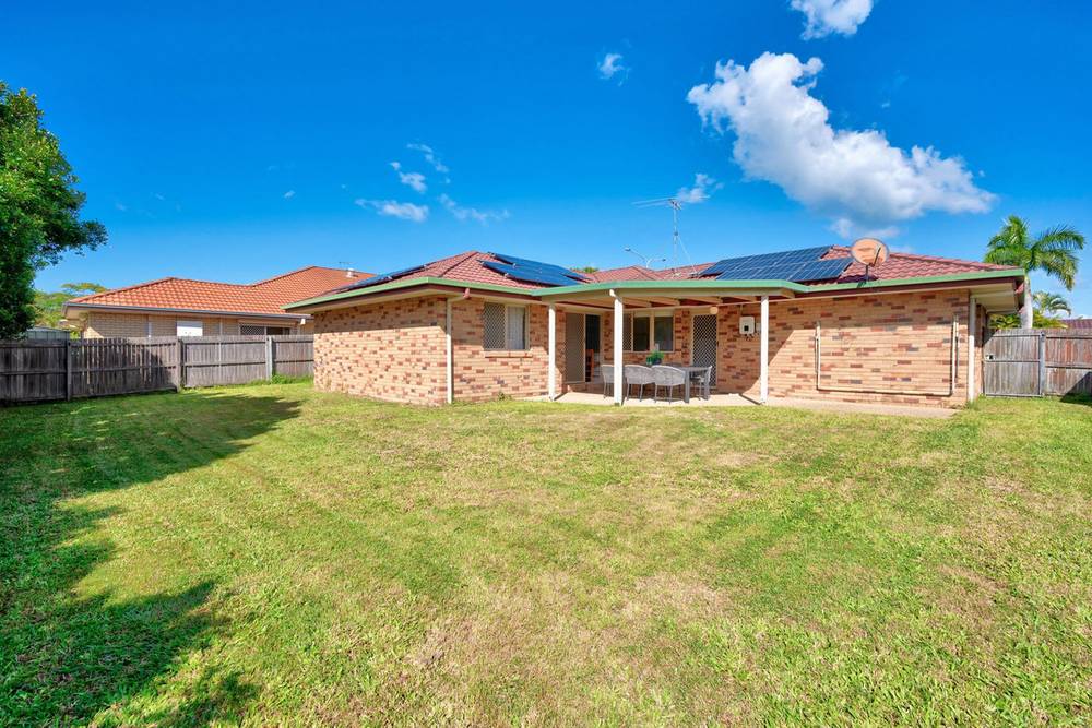 178 Bestmann Rd East, Sandstone Point, QLD 4511