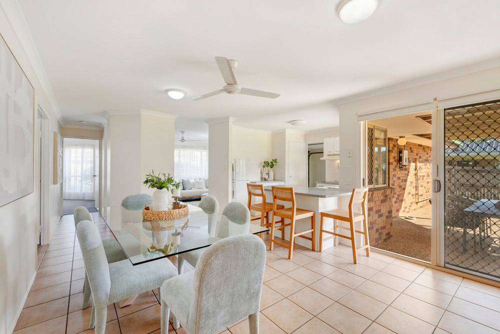 178 Bestmann Rd East, Sandstone Point, QLD 4511