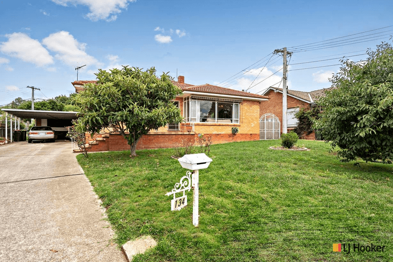 134 Mackenzie Street, HACKETT, ACT 2602