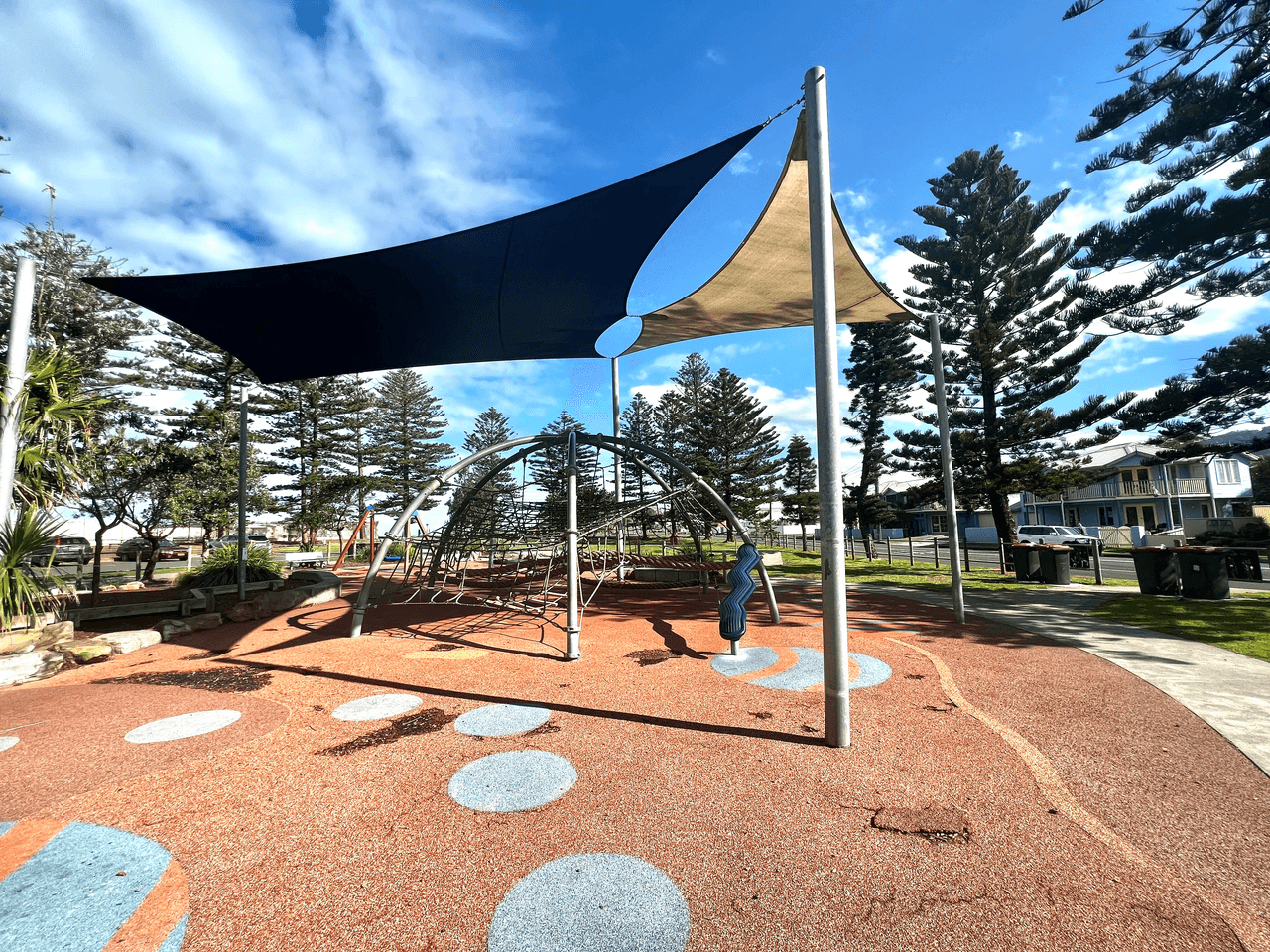 4 The Esplanade, THIRROUL, NSW 2515