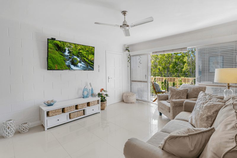 5/9-11 Bouganvillea Street, HOLLOWAYS BEACH, QLD 4878