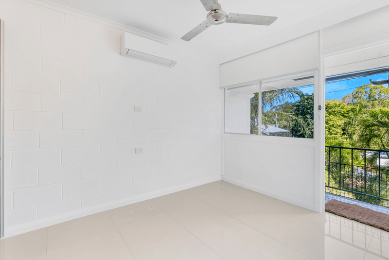 5/9-11 Bouganvillea Street, HOLLOWAYS BEACH, QLD 4878