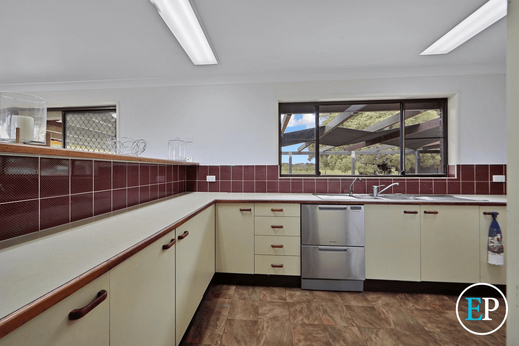 629 Lindemans Road, MOORE PARK BEACH, QLD 4670