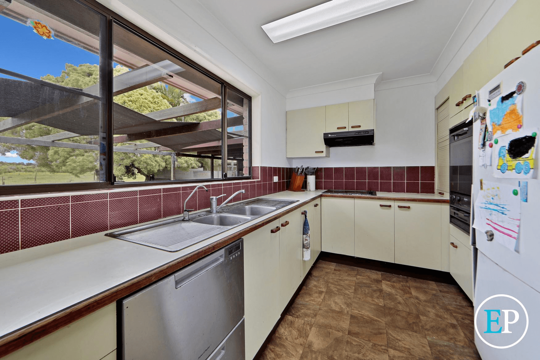 629 Lindemans Road, MOORE PARK BEACH, QLD 4670