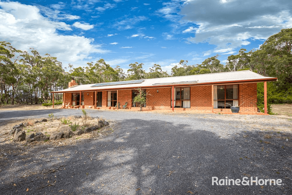 213 Gap Road, RIDDELLS CREEK, VIC 3431