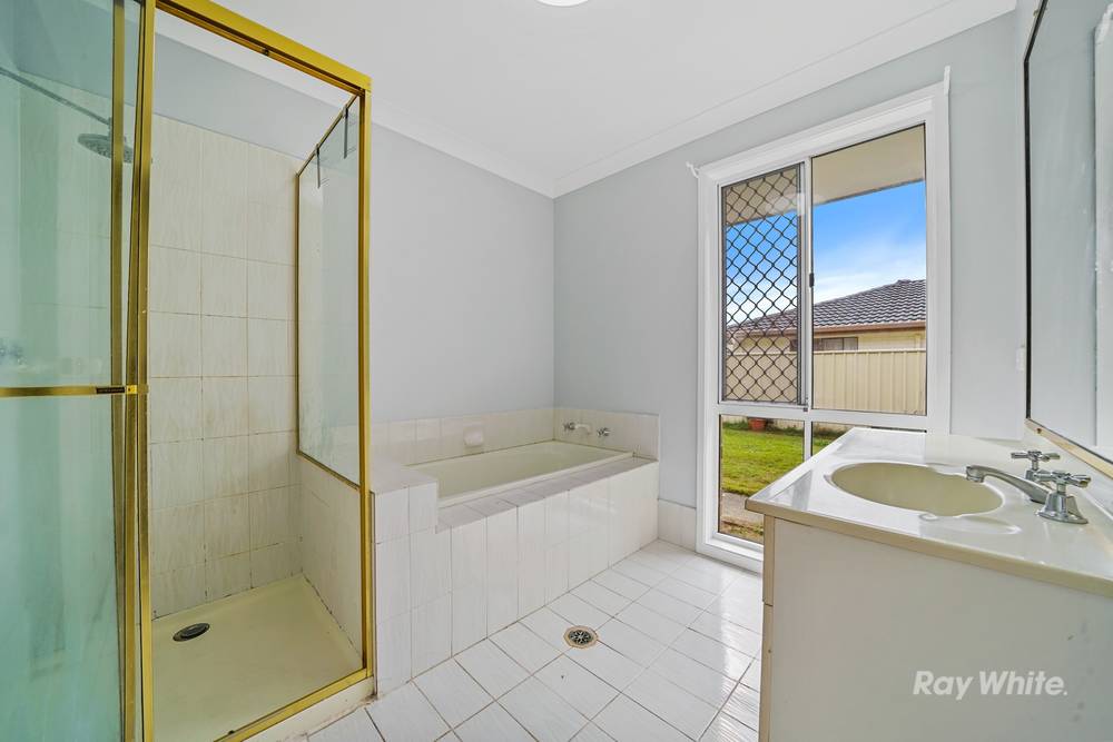 11 Wisteria Drive, REGENTS PARK, QLD 4118
