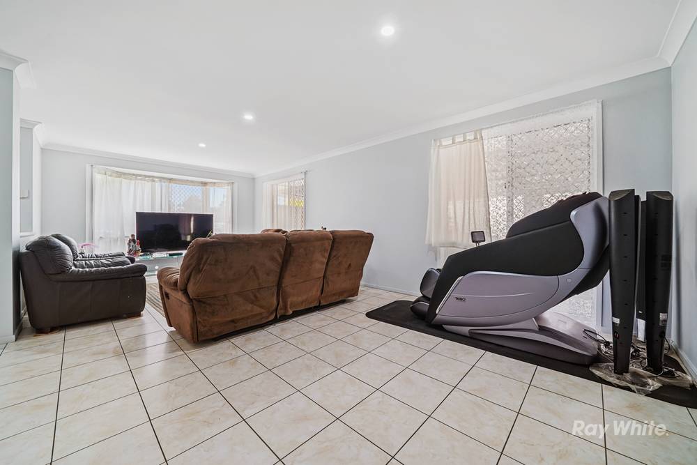 11 Wisteria Drive, REGENTS PARK, QLD 4118