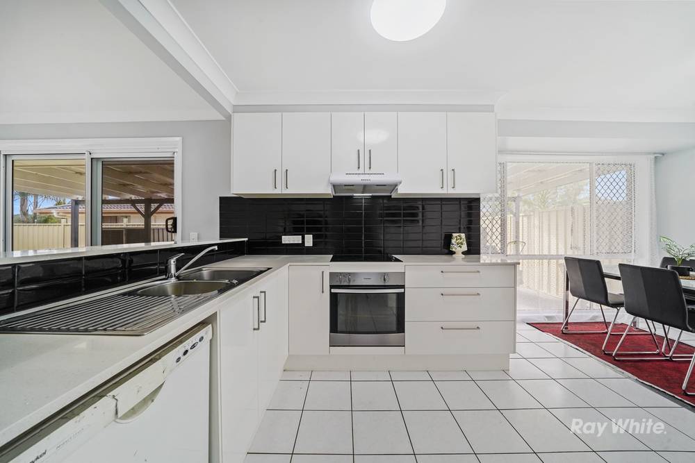 11 Wisteria Drive, REGENTS PARK, QLD 4118
