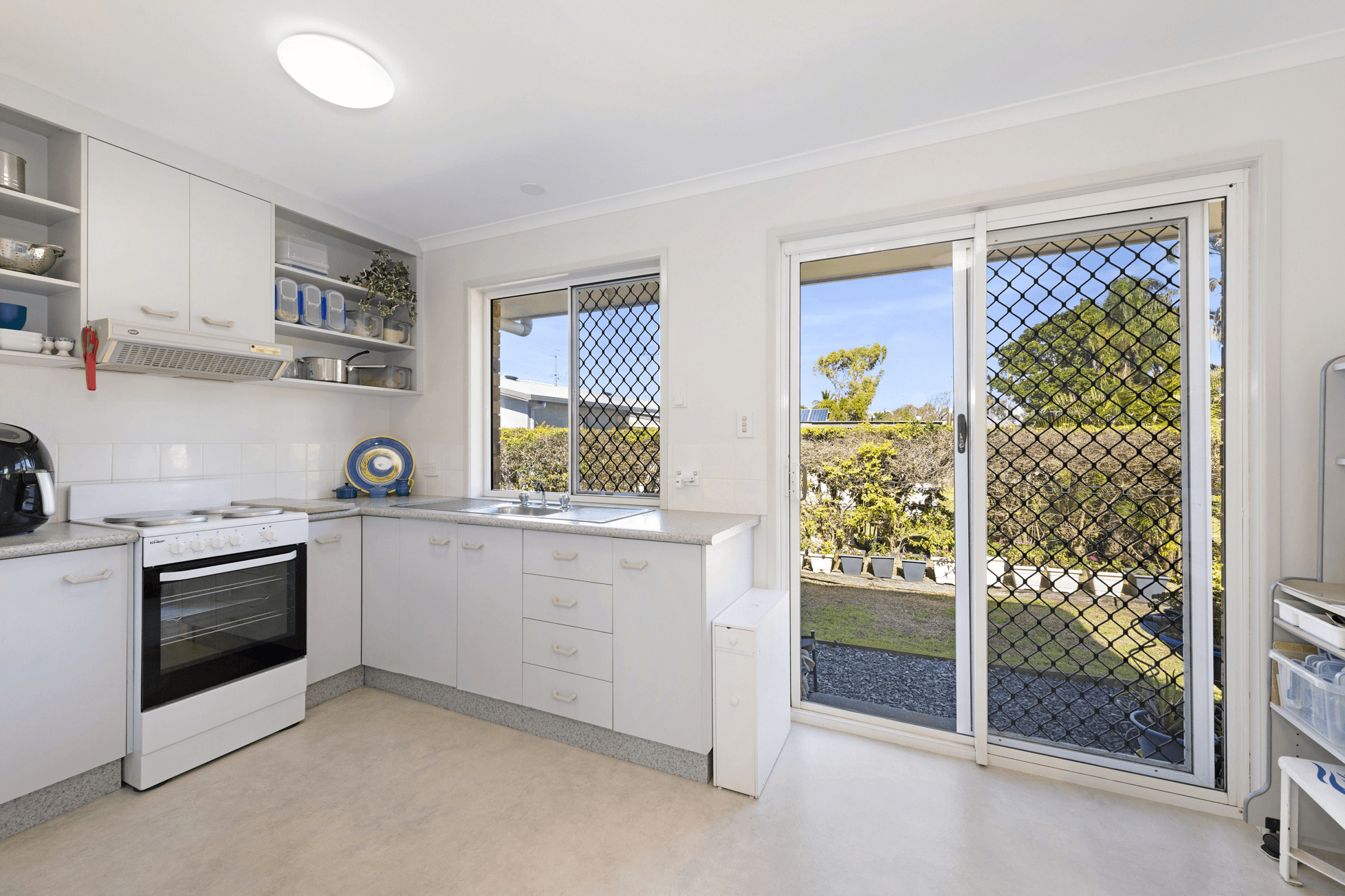 39 Burnett Heads Rd, Burnett Heads, QLD 4670