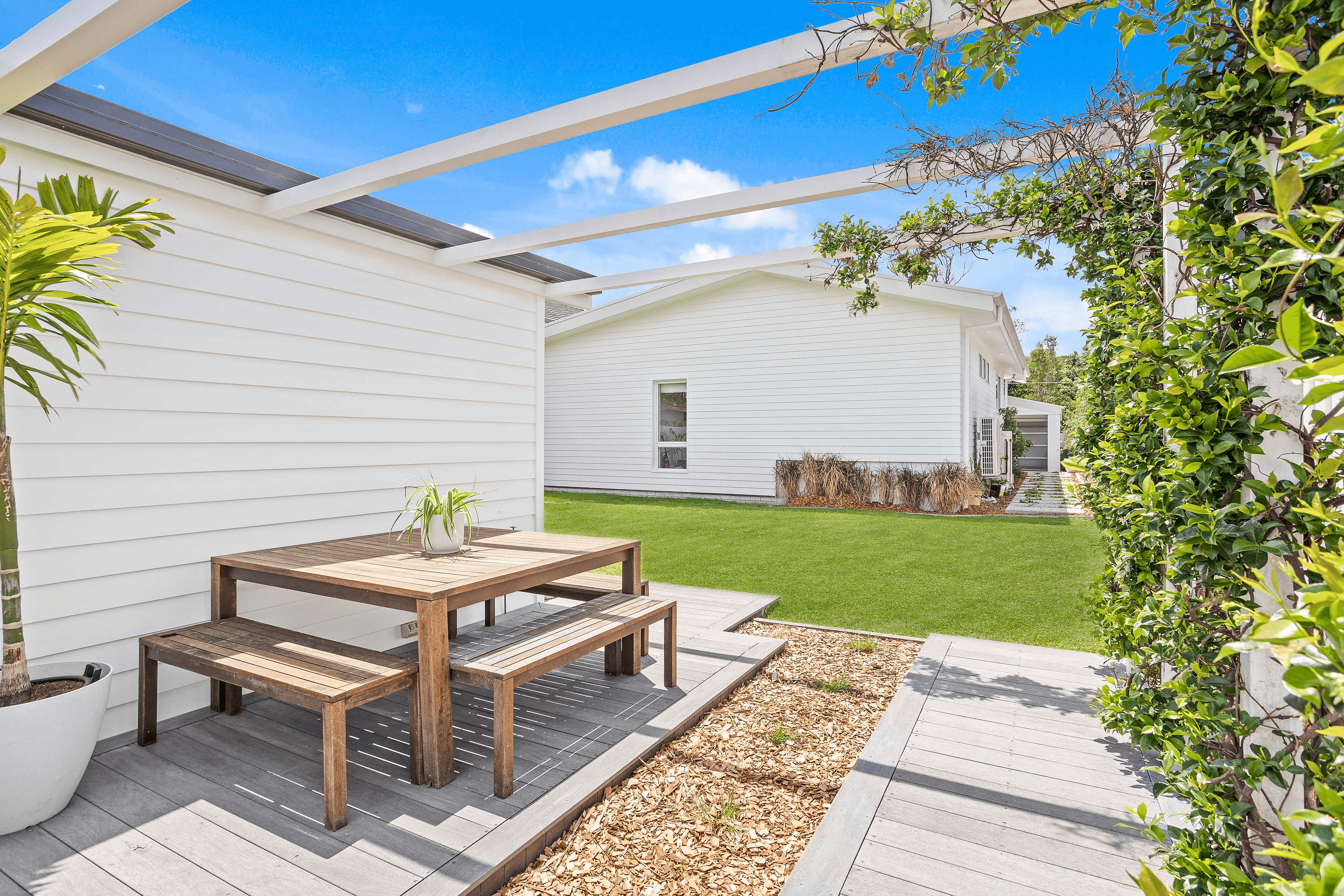 49 Station Street, CURRUMBIN WATERS, QLD 4223