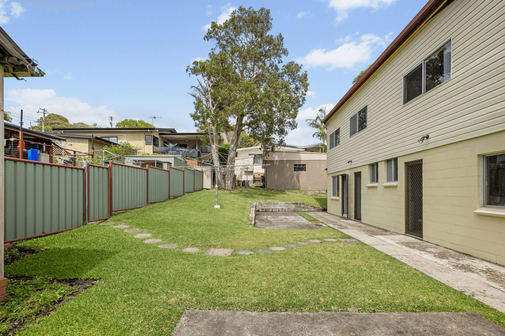 28 Hodgson Street, Crescent Head, NSW 2440