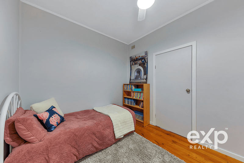 15 Cowra Avenue, Gilles Plains, SA 5086