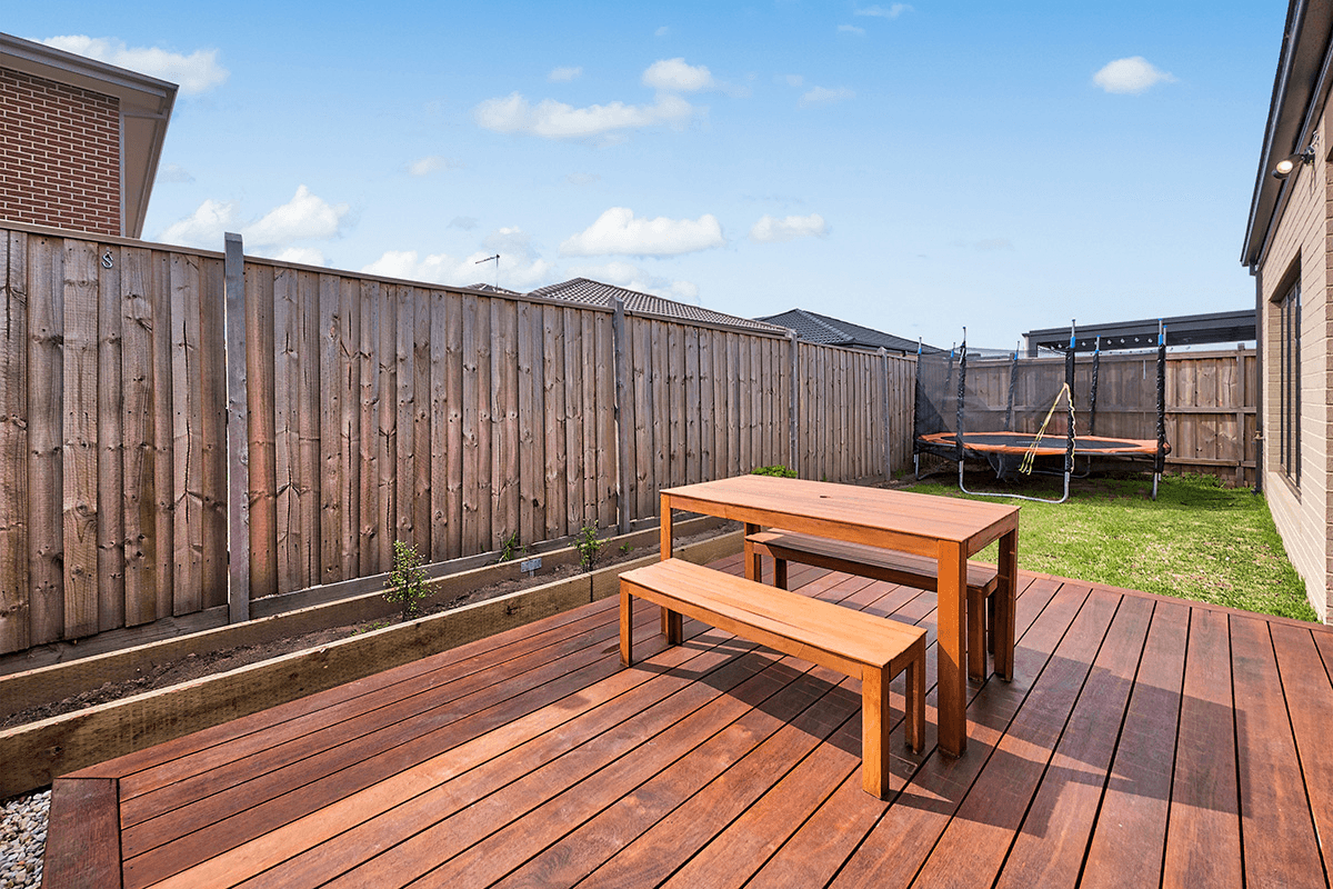 11 Carisbrooke Way, CLYDE NORTH, VIC 3978