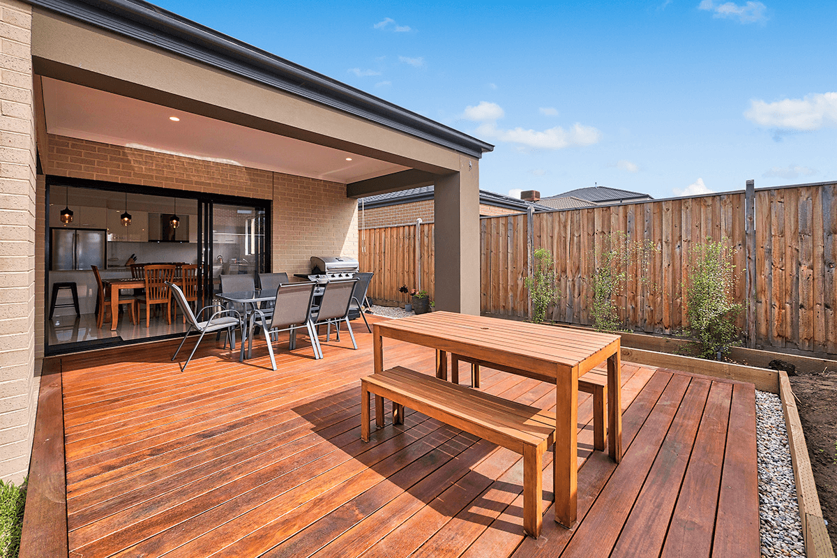 11 Carisbrooke Way, CLYDE NORTH, VIC 3978