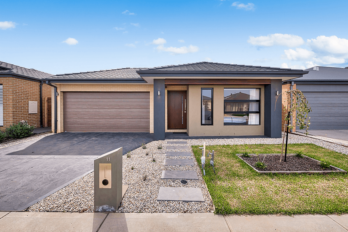 11 Carisbrooke Way, CLYDE NORTH, VIC 3978