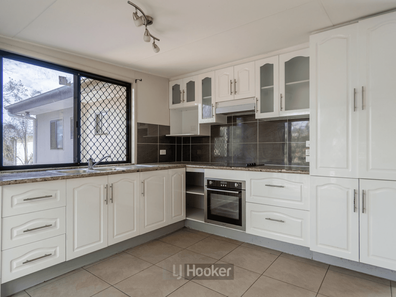 3 Lennox Court, LOGAN CENTRAL, QLD 4114