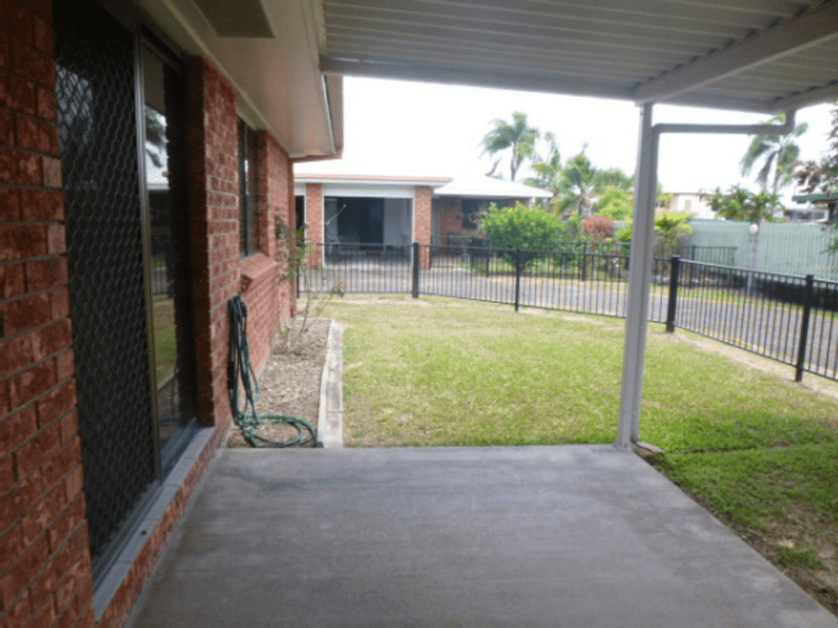 2/15 Lynn Street, Ingham, QLD 4850