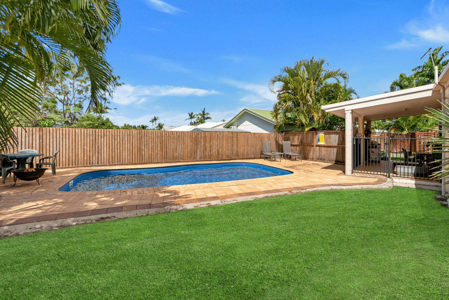 10 Glenrowan Street, White Rock, QLD 4868