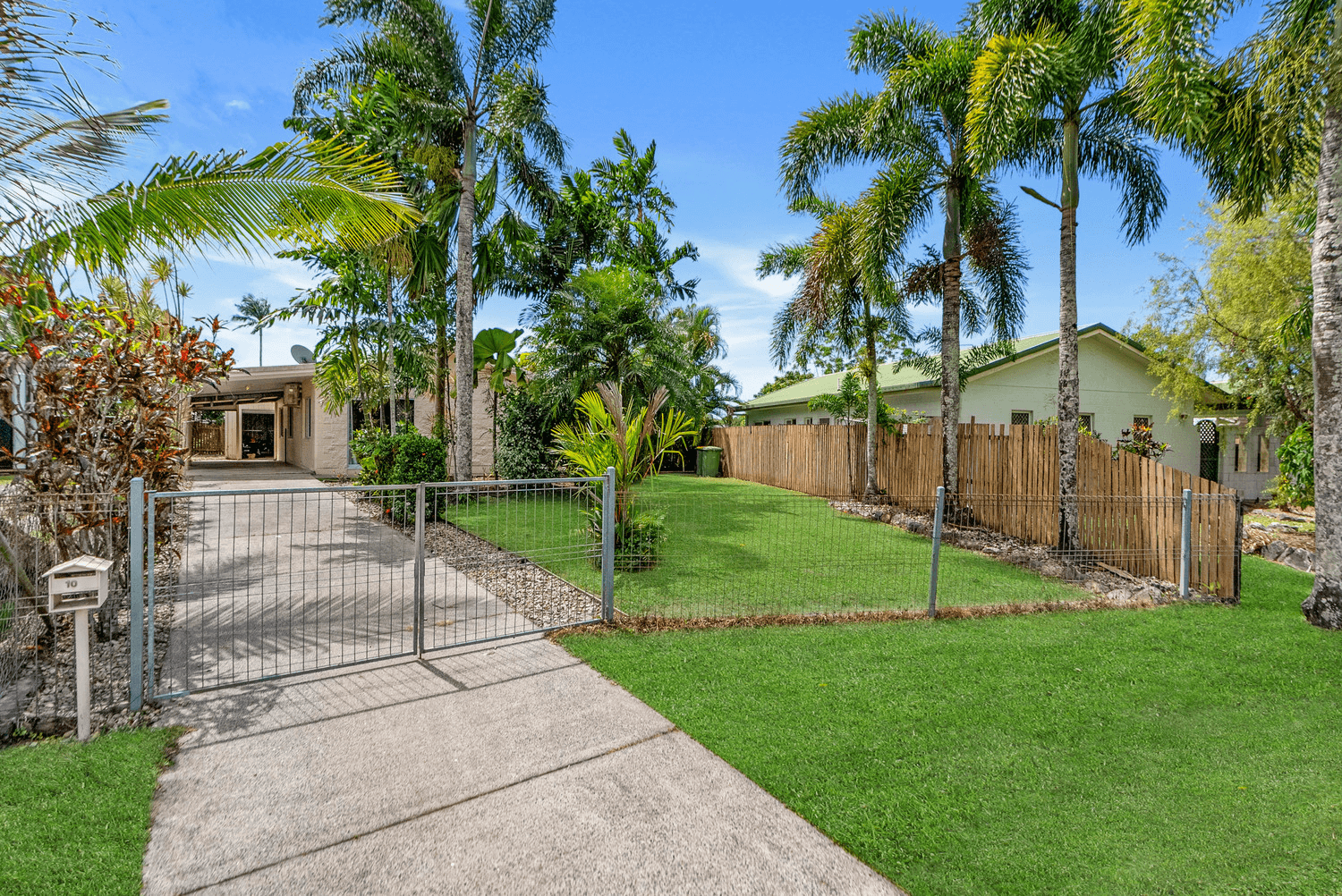 10 Glenrowan Street, White Rock, QLD 4868