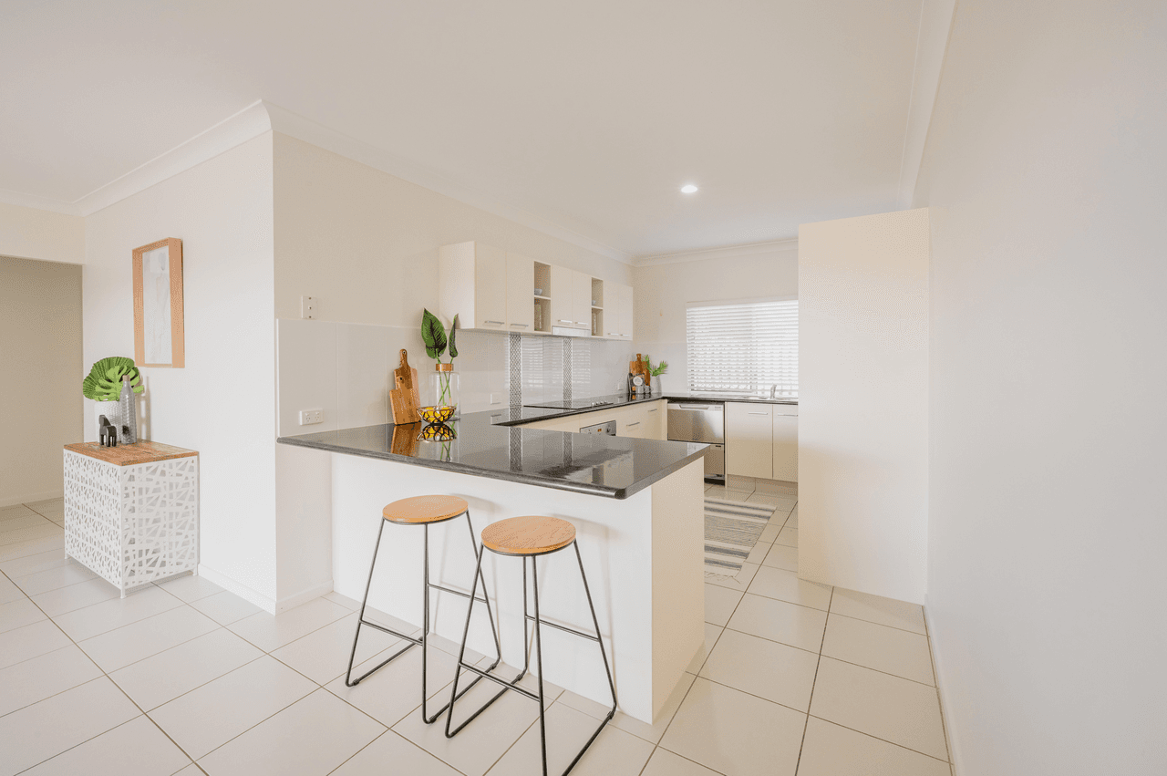 45 Hillock Crescent, BUSHLAND BEACH, QLD 4818