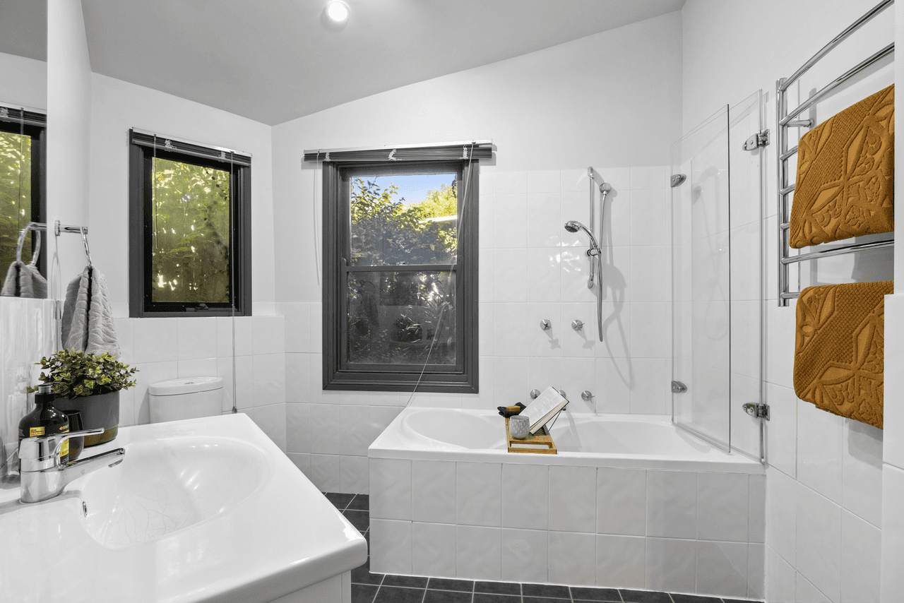 76 Morgan Cresent, CURTIN, ACT 2605