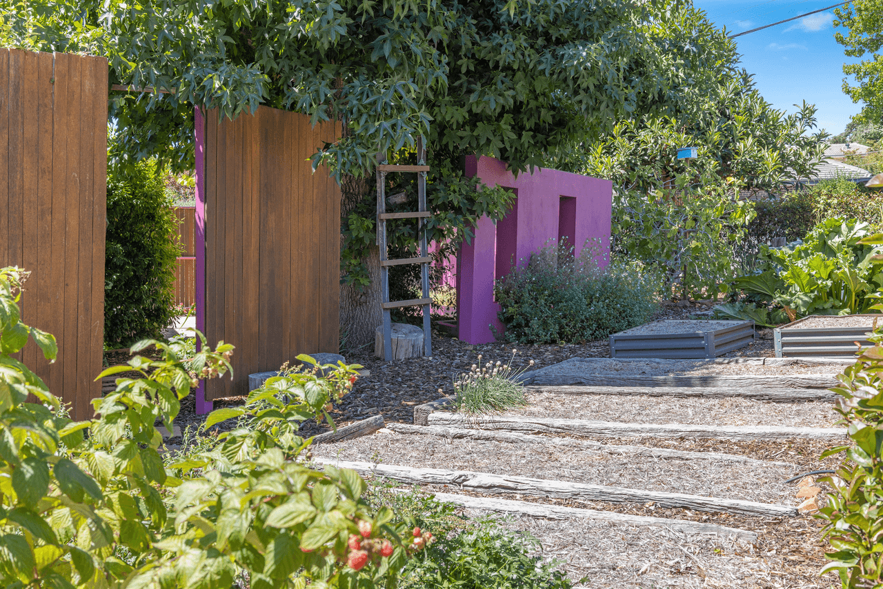 76 Morgan Cresent, CURTIN, ACT 2605