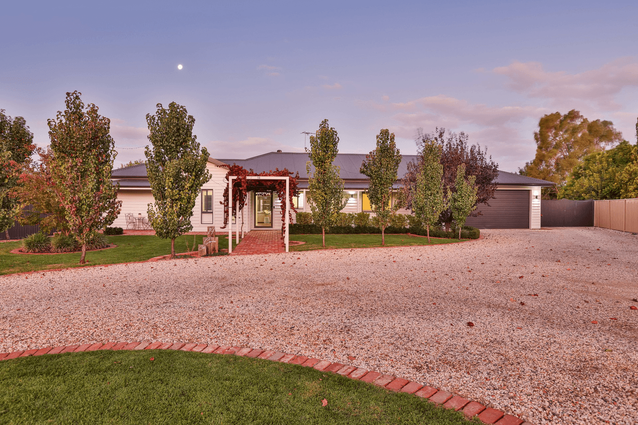 14 Carra Court, Nichols Point, VIC 3501