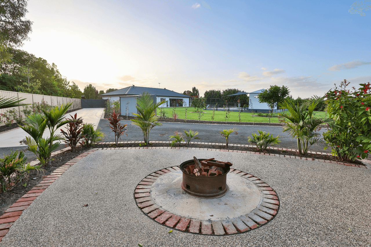 14 Carra Court, Nichols Point, VIC 3501