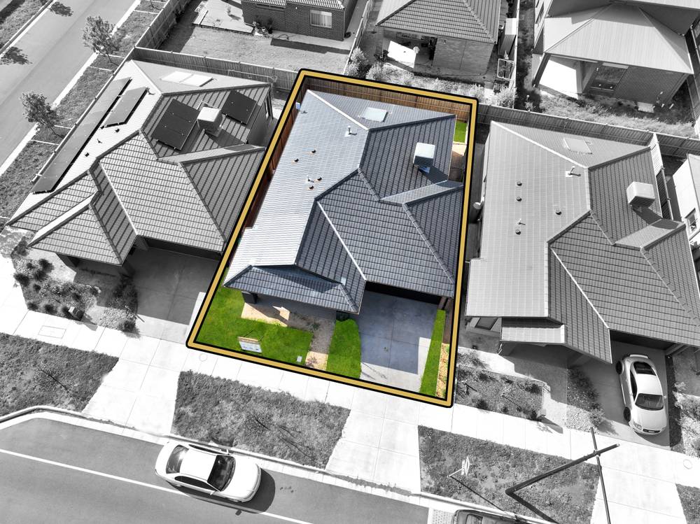 37 Lynwood Drive, THORNHILL PARK, VIC 3335