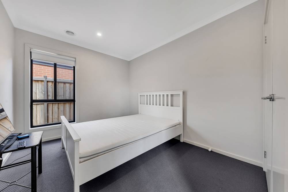 37 Lynwood Drive, THORNHILL PARK, VIC 3335