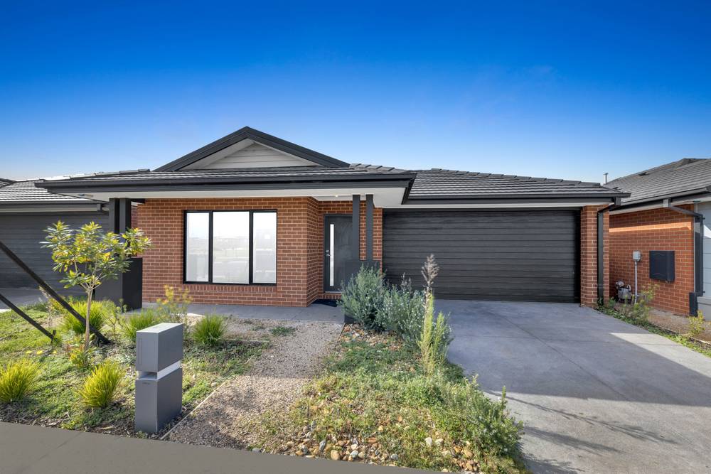 37 Lynwood Drive, THORNHILL PARK, VIC 3335