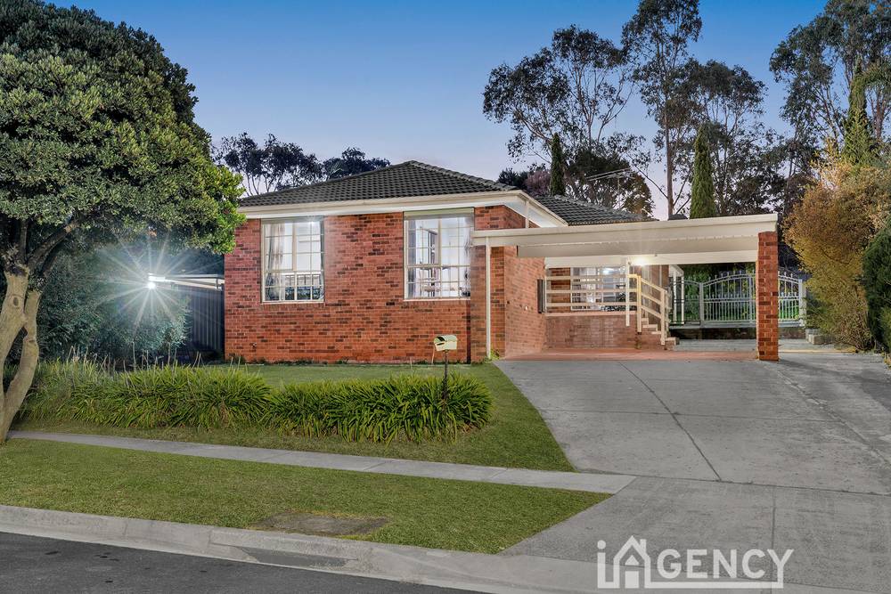 24 Lawson way, ENDEAVOUR HILLS, VIC 3802