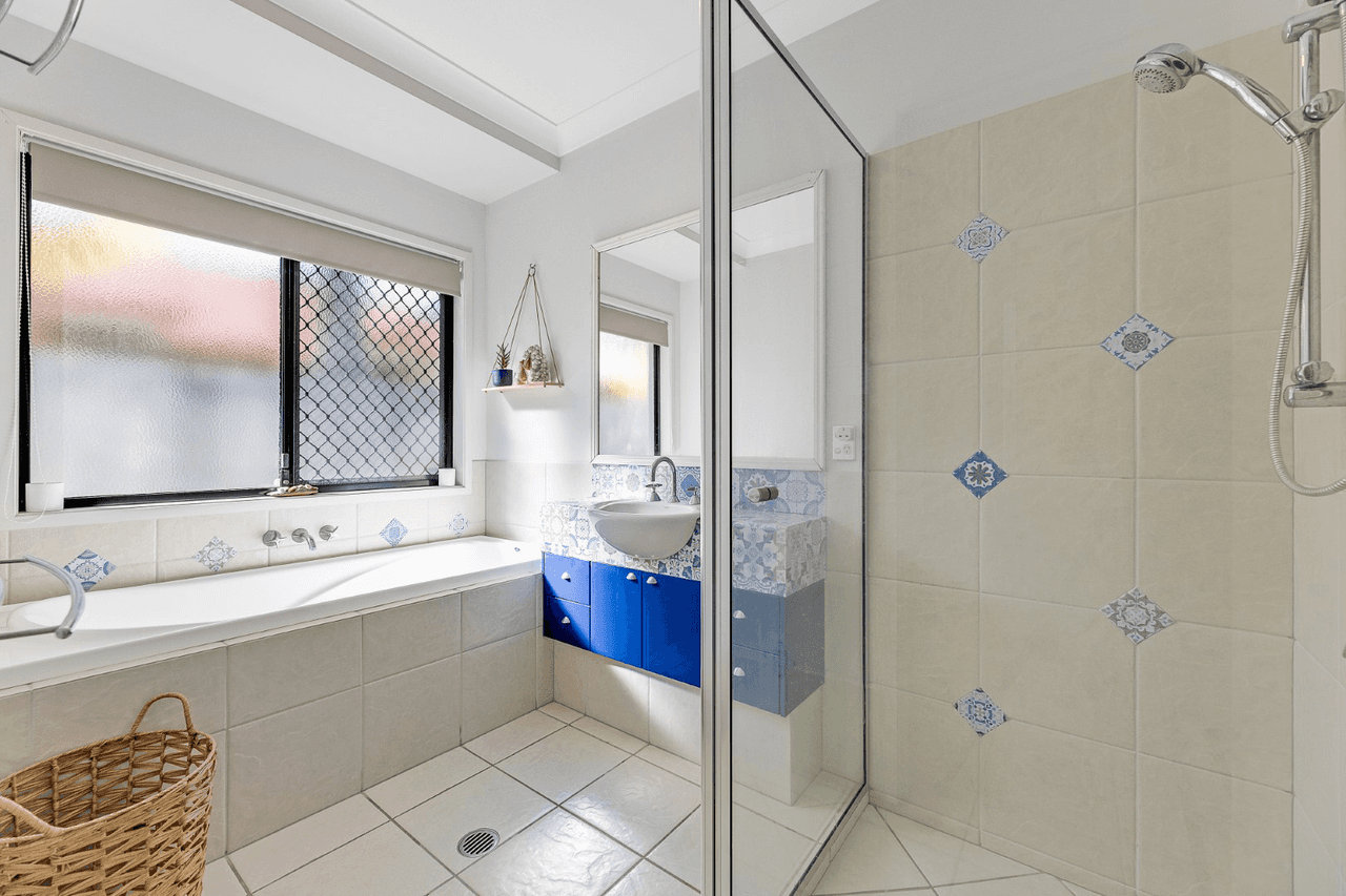 10 Lander Street, PELICAN WATERS, QLD 4551
